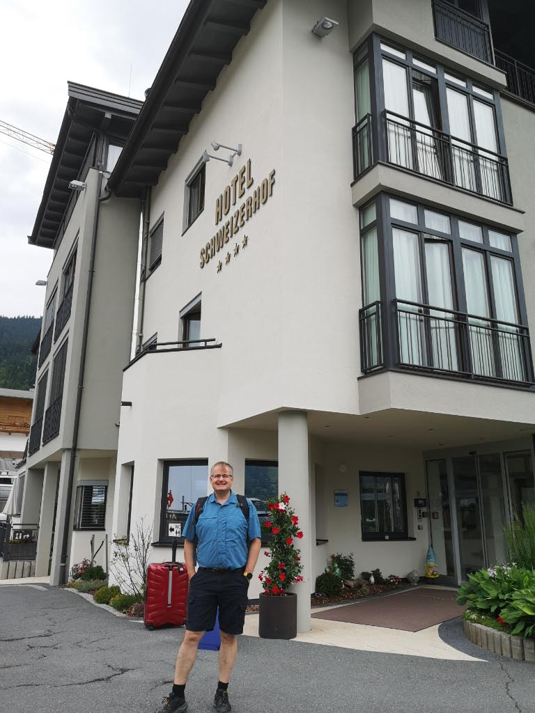 Hotel 4