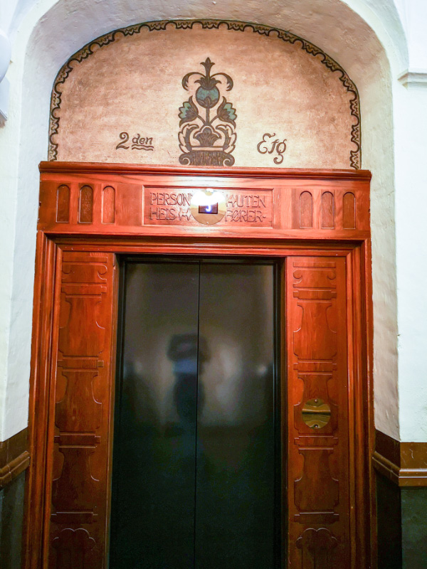 Hotel 1