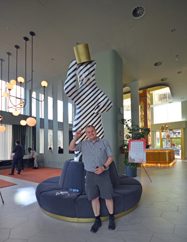 Hotel 2