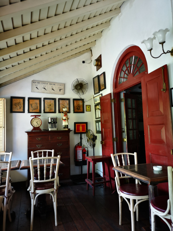 Royal Bar & Hotel 2
