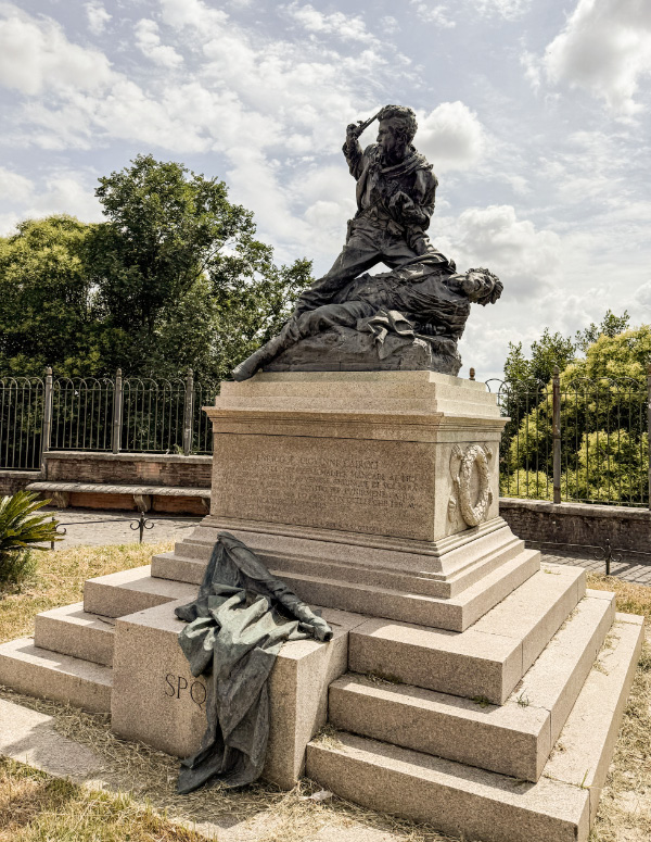 Statue
